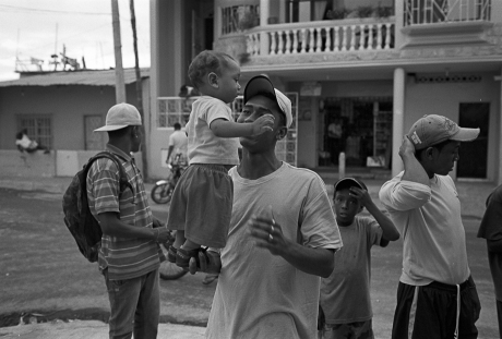 Man and daughter. Guayaquil, Ecuador. 2011.